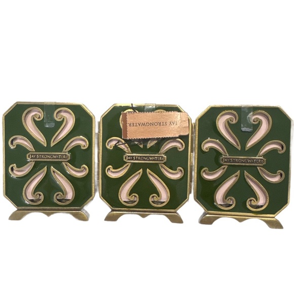 Jay Strongwater Enamel Pearl Triple Heart Photo Frame
NWT
5031 - Picture 2 of 3